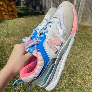 NEW BALANCE 997H TENNIS SHOES